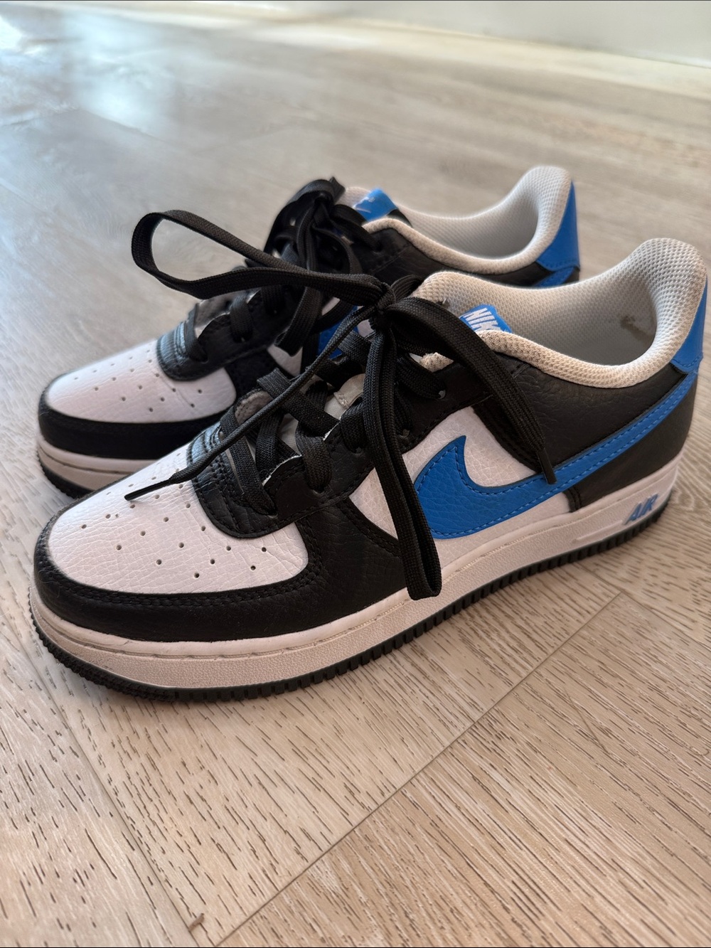 Nike Kids Low-Top Sneakers — Black White Blue